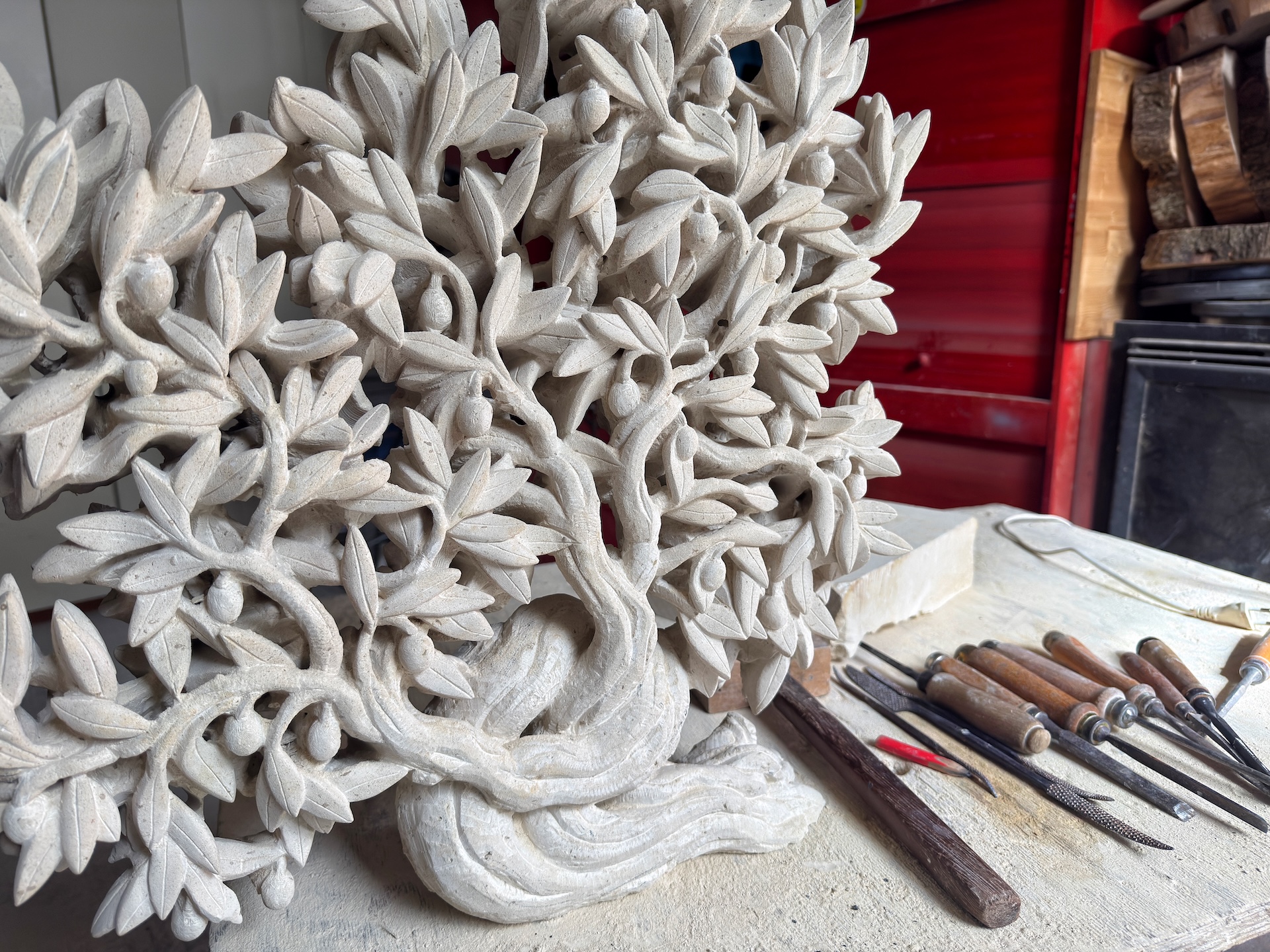 Ulivo scolpito in pietra leccese