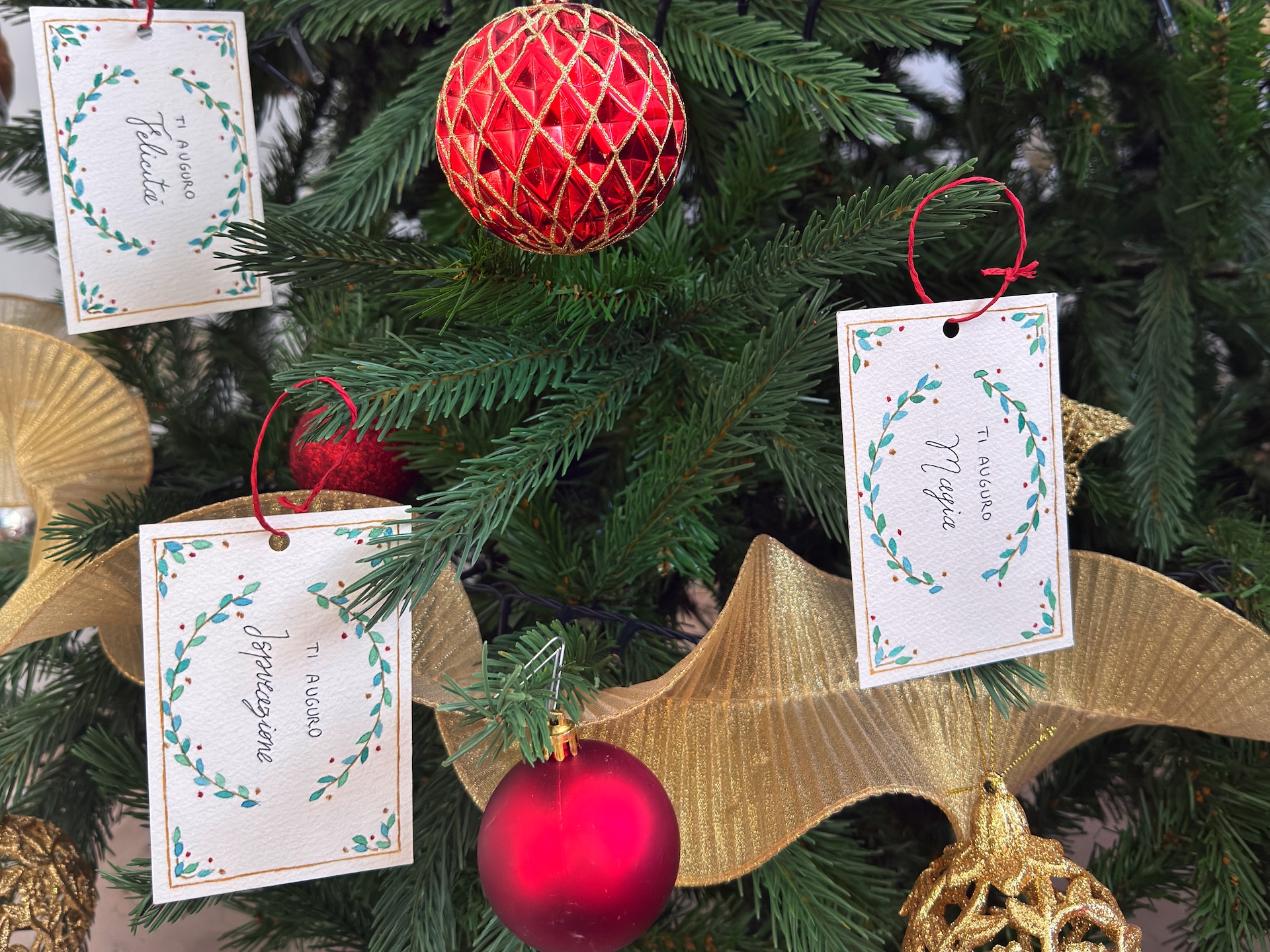 Decorazioni per l'albero di natale dipinte a mano